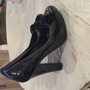 Cole Haan collection Patent leather VELVET BOW platform pump. NIKE AIR